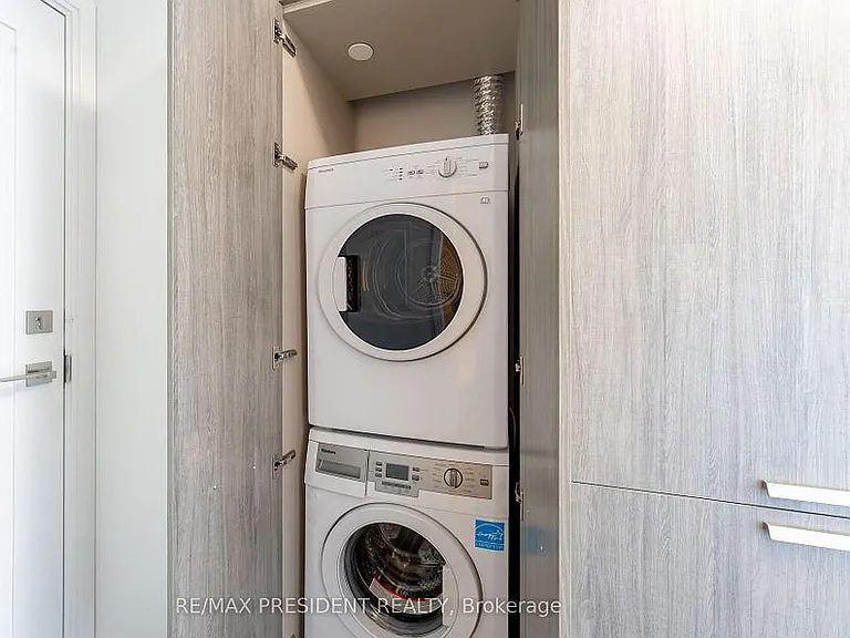 50 Charles St E #2715 — Photo 40