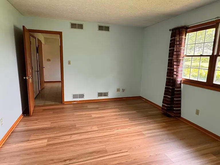 626 Harrison Rd — Photo 5