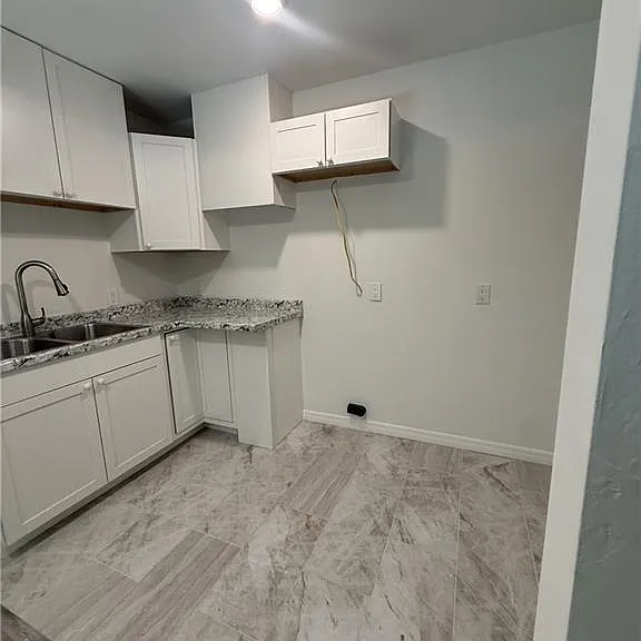 12154 Americus Ln — Photo 4