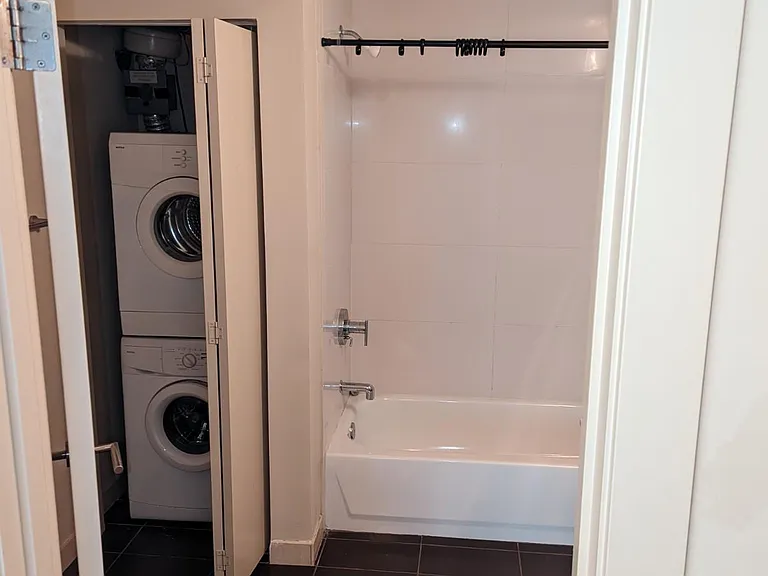 711 E Denny Way #205 — Photo 7