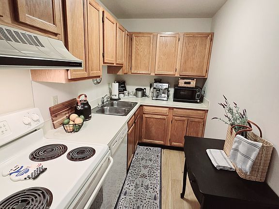 Two Bedroom Downstairs Kitchen