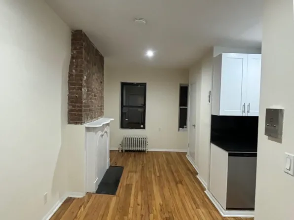 5 Jane Street image 1 of 4