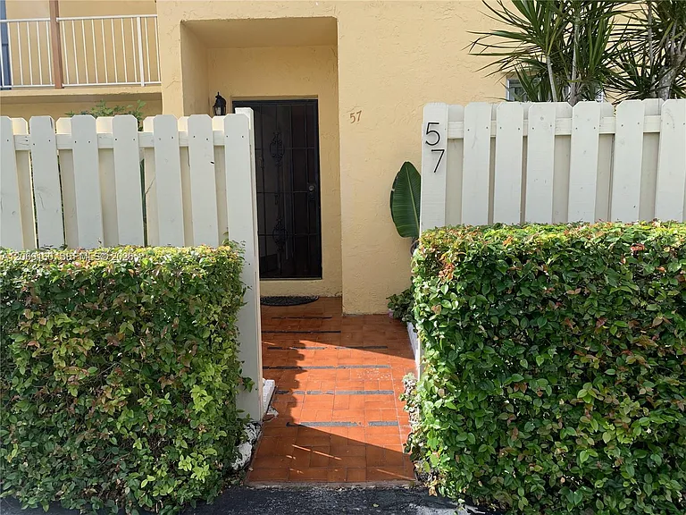 8380 SW 154th Ave #57 — Photo 3