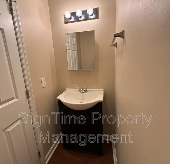 44 E Franklin St #3W — Photo 9