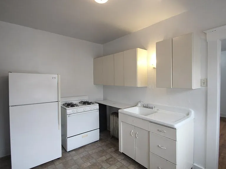 311 Franklin Ave #3 — Photo 3