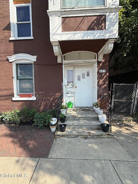 3rd image of 486 4th Street