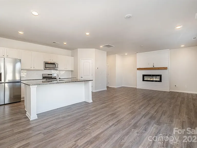 3034 Eastcott Ave — Photo 24