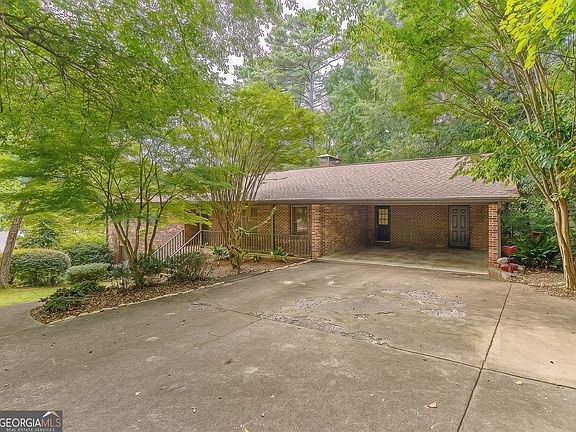 5th image of 759 Riverhill Dr