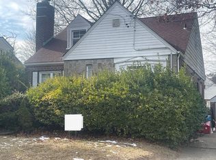 9 Juliette Rd, West Hempstead, NY 11552