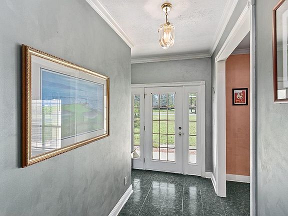 3rd image of 1322 Pin Oak Dr