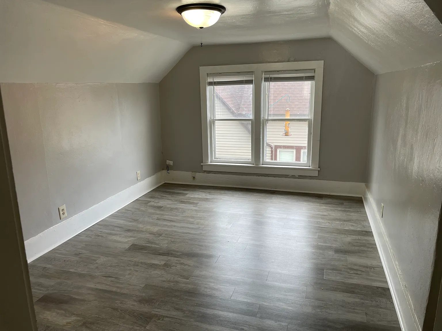 2 bed, 785 sqft, $900 — Photo 2