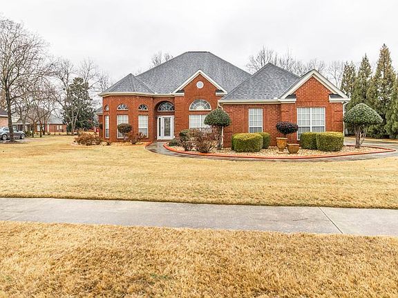 2nd image of 209 Trellis Walk