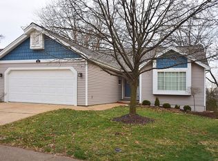 571 Oaktree Crossing Ct, Ballwin, MO 63021