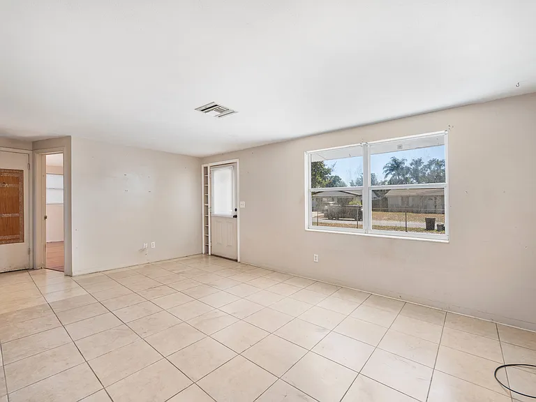 4719 Blossom Dr — Photo 4