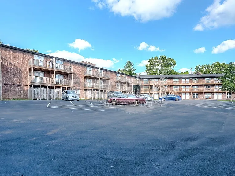 2021 Cambridge Dr #10 — Photo 26