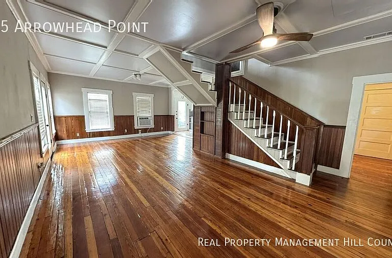 555 Arrowhead Point — Photo 3