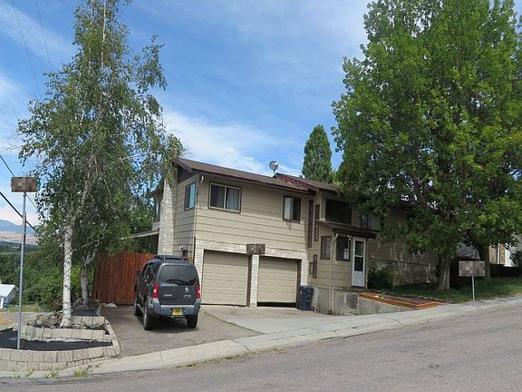 3rd image of 2532 Highwood Dr