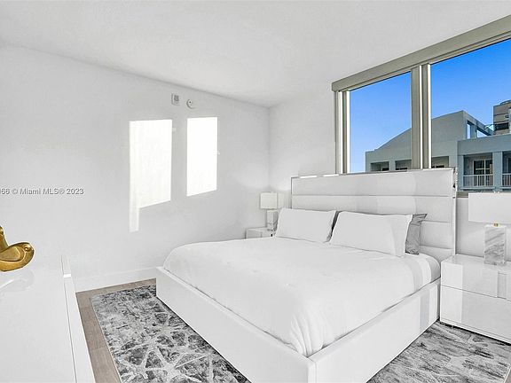 3rd image of 1300 Brickell Bay Dr APT 2702