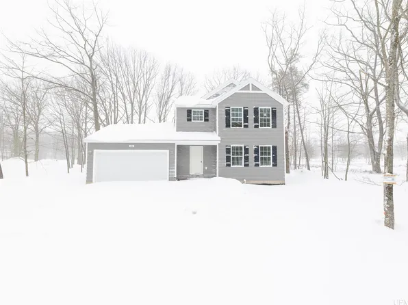 403 25th St, Gladstone, MI 49837