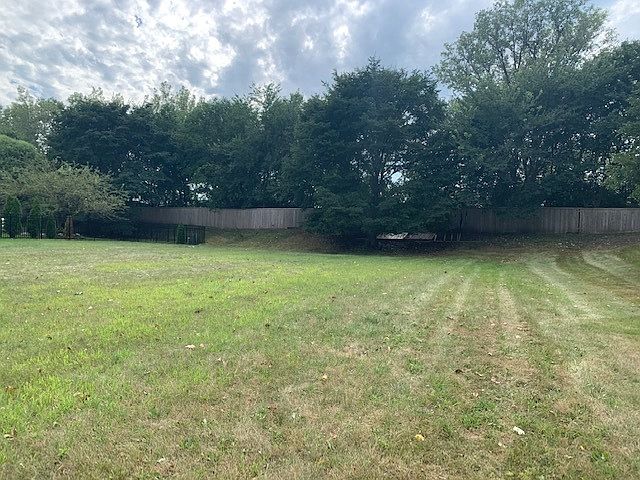 2nd image of 615 Reserve Ln