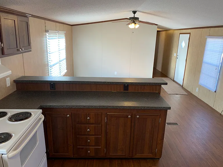 452 Maplewood Dr #509 — Photo 4