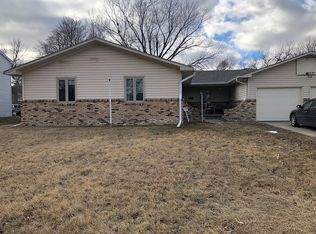 2416 N Locust St, Grand Island, NE 68801
