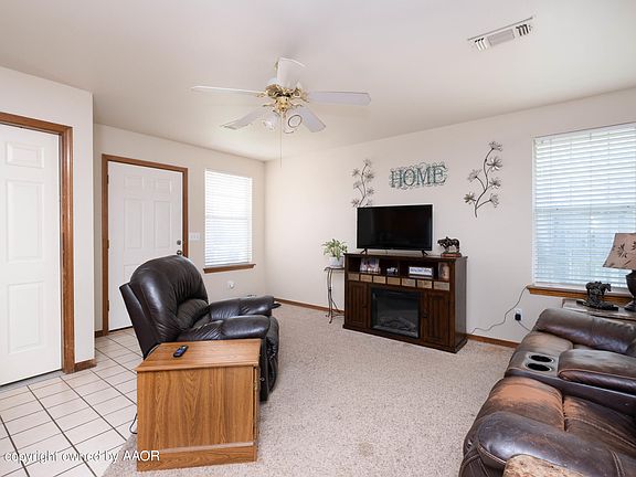 4th image of 26 Windy Meadow Ln