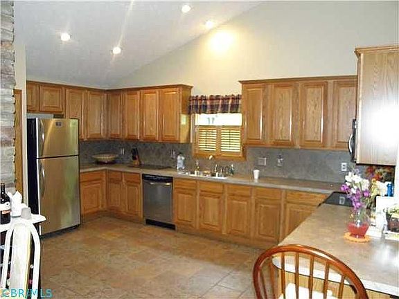 3rd image of 69 Buckeye Dr
