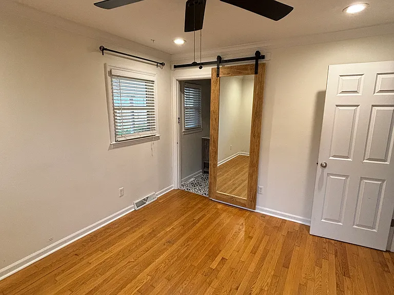 3564 Camelot Dr — Photo 15
