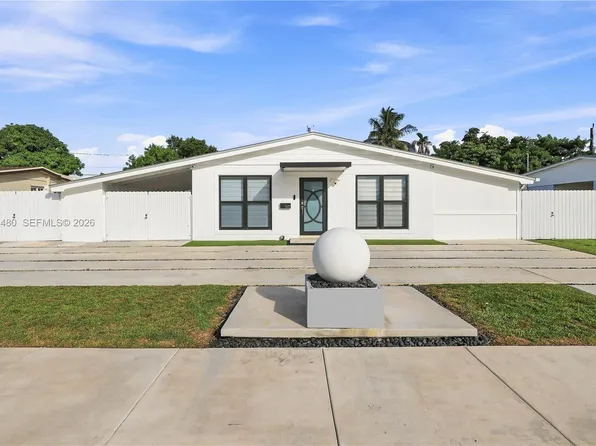 9298 Jamaica Dr, Cutler Bay, FL 33189