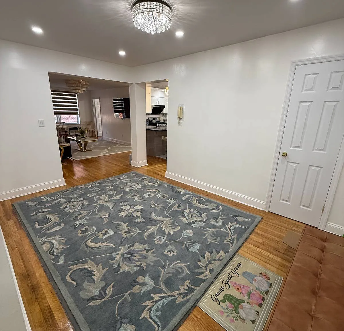 Newport Apartments — Photo 4