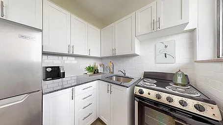 730 Dovercourt Rd — Photo 11