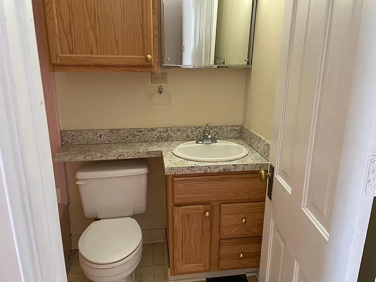 423 Crescent St NE #2 — Photo 13