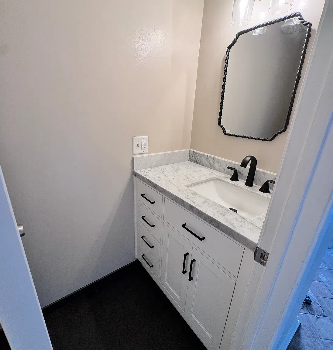 2 bed, 1.5 bath, 1046 sqft, $3,000 — Photo 3