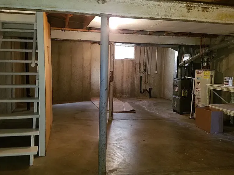 7110 Bond St — Photo 22