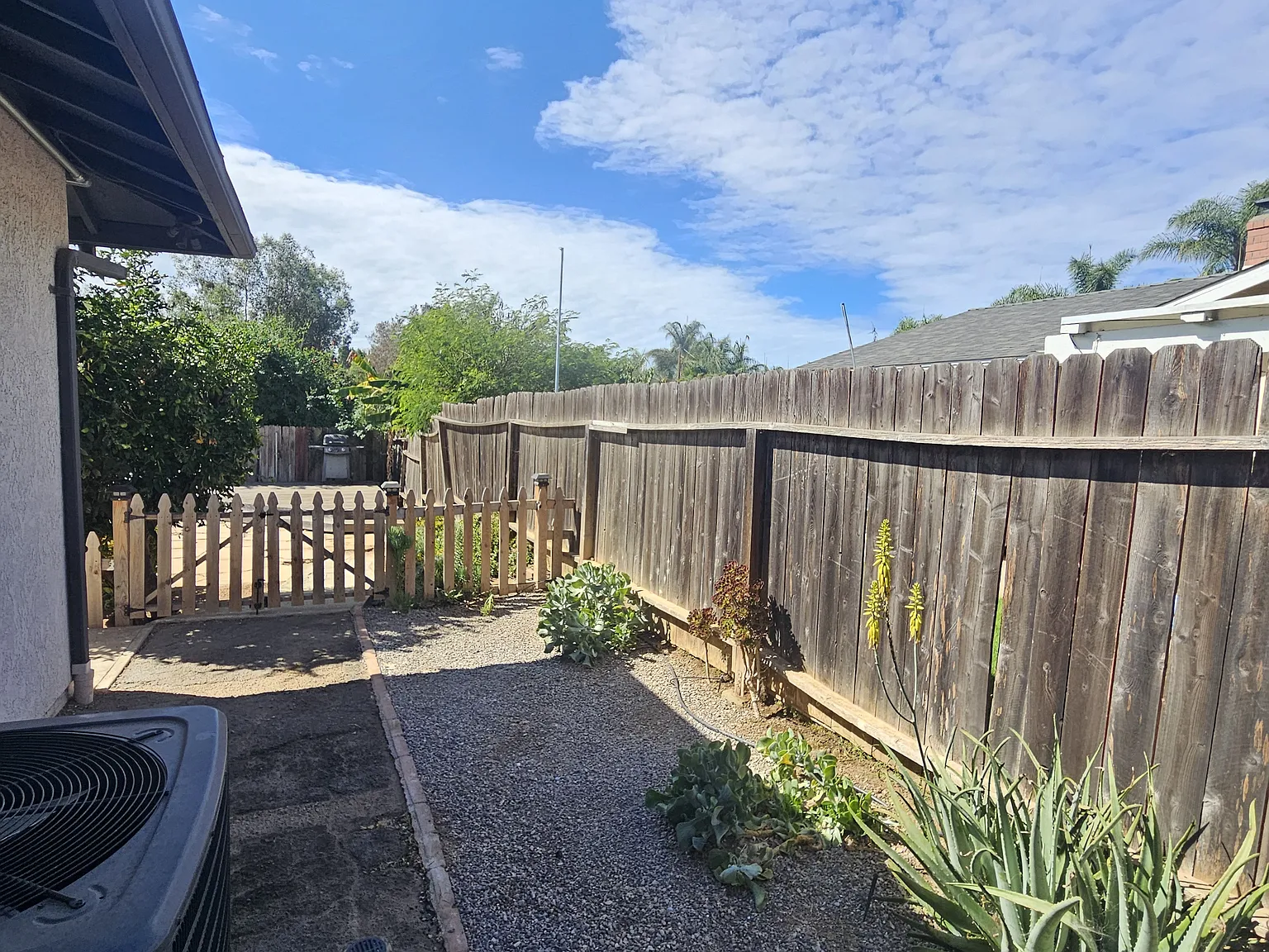 4 bed, 2500 sqft, $3,800 — Photo 4