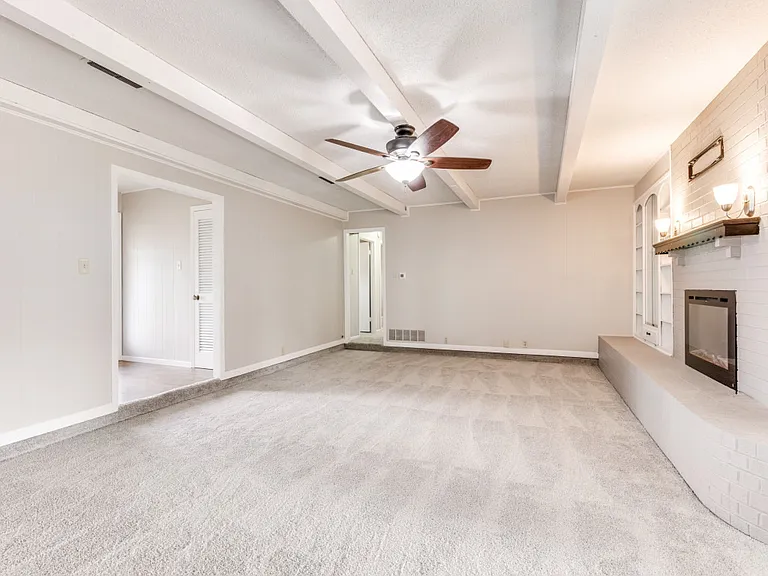 7335 Reed Rd — Photo 17
