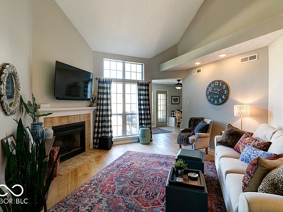 3rd image of 4746 Charrington Cir