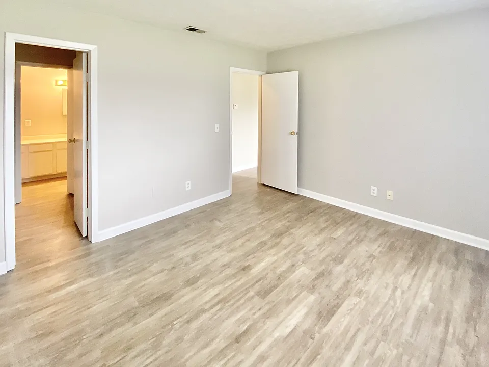 112 Menlo Dr #1