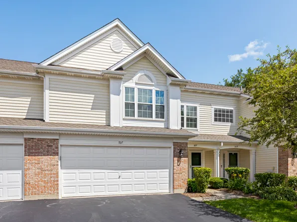 927 Waterford Ln, Elk Grove Village, IL 60007