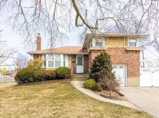 8 Myles Ave, Levittown, NY 11756