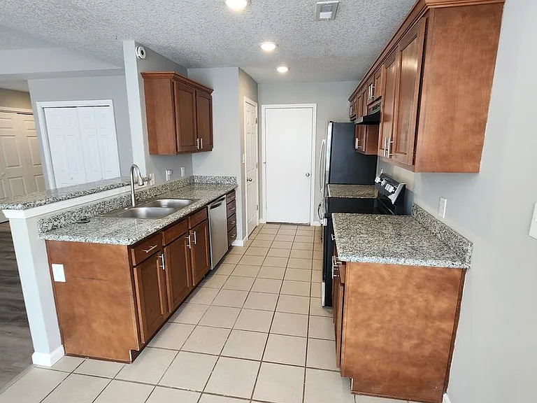 7110 SW Greenview Dr — Photo 7