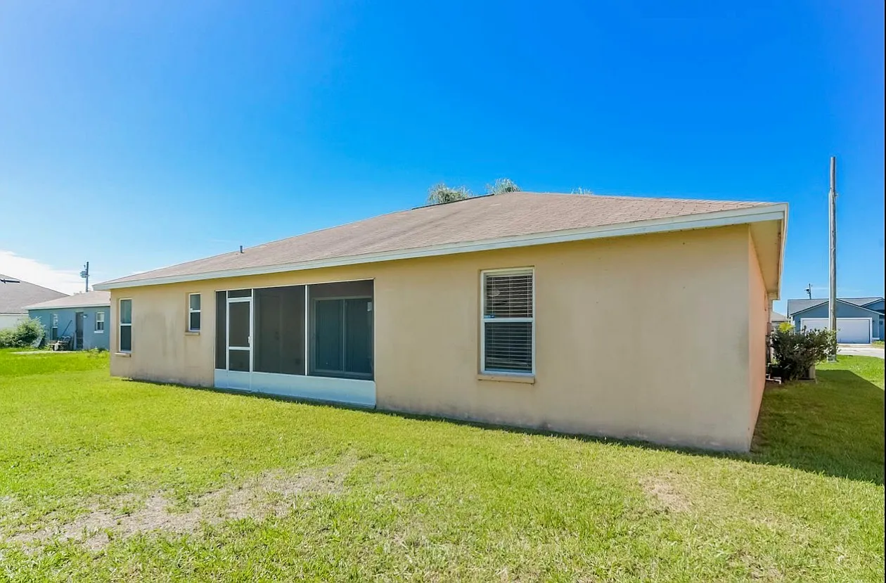 4 bed, 1884 sqft, $1,655 — Photo 1