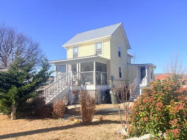 3269 Colona St, Chincoteague Island, VA 23336