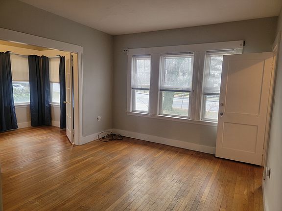 2nd image of 1054 Washington St #1