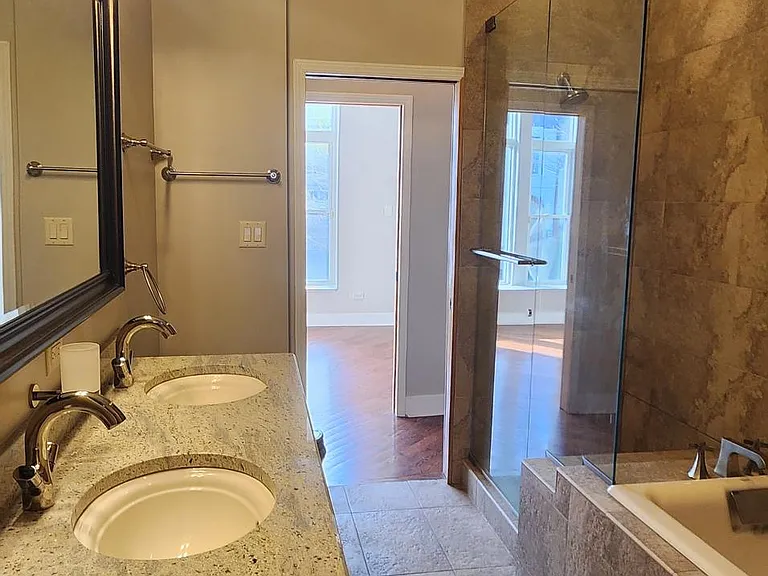 2746 W Warren Blvd #1 — Photo 19