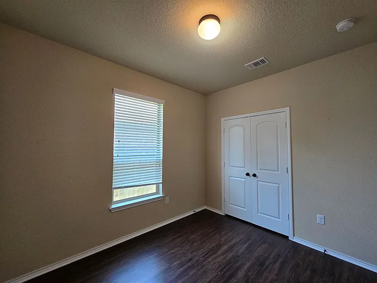 697 Creekside Cir — Photo 20