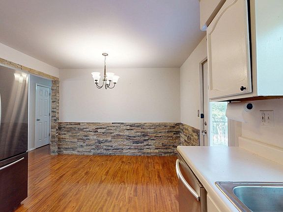 5th image of 6304 Bluebird Cir