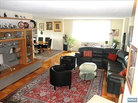 3rd image of 2150 Center Ave APT 6H