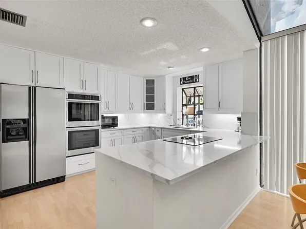 11008 NW 3rd Street, Coral Springs, FL 33071